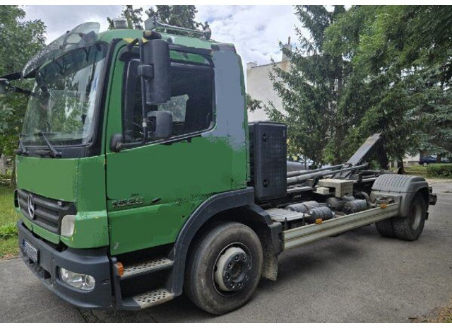 Mercedes-Benz Atego 1529 - Hákový nosič kontejnerů: obrázek 1 Mercedes-Benz Atego 1529 - Hákový nosič kontejnerů: obrázek 1