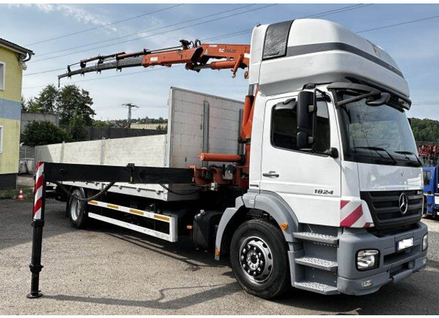 Nákladní automobil valníkový/ Plošinový, Auto s hydraulickou rukou Mercedes-Benz Axor 1824: obrázek 11