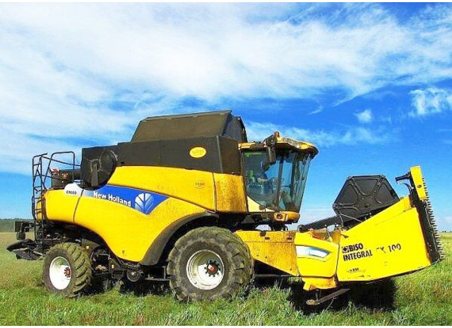 New Holland CR 980 (351) +BISO: VX 750 Crop Ranger +CX100 - Sklízecí mlátička: obrázek 1 New Holland CR 980 (351) +BISO: VX 750 Crop Ranger +CX100 - Sklízecí mlátička: obrázek 1