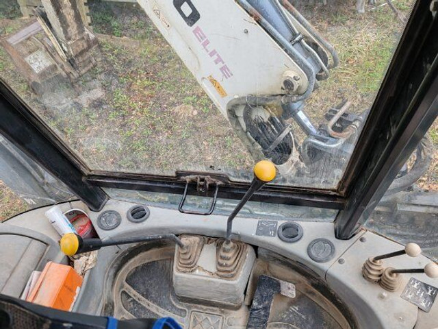 Terex Elite 970 - Rýpadlo-nakladač: obrázek 5 Terex Elite 970 - Rýpadlo-nakladač: obrázek 5