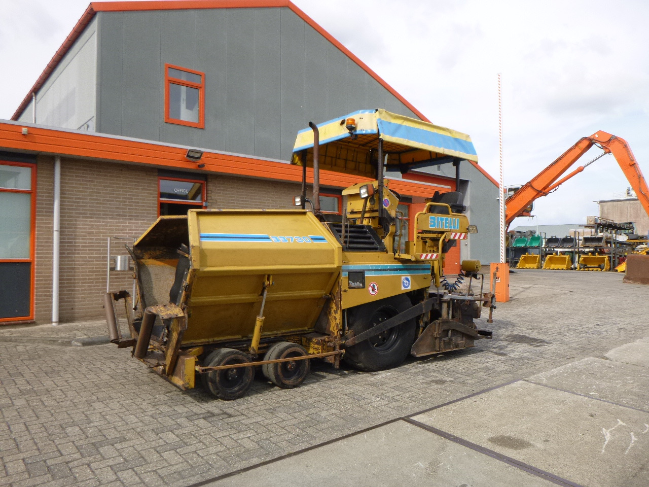 CATERPILLAR BB730 - Finišér: obrázek 1 CATERPILLAR BB730 - Finišér: obrázek 1