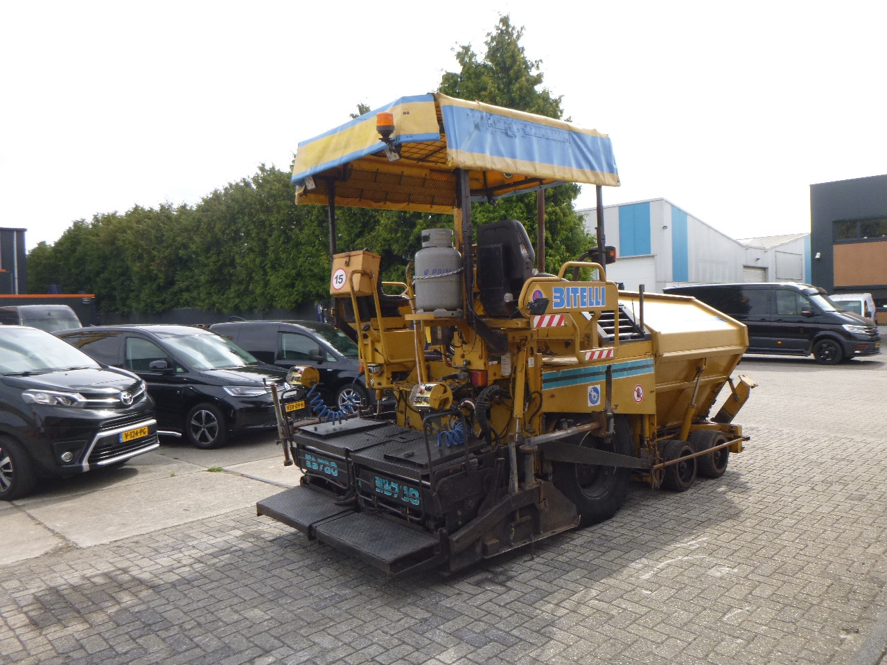 CATERPILLAR BB730 - Finišér: obrázek 4 CATERPILLAR BB730 - Finišér: obrázek 4