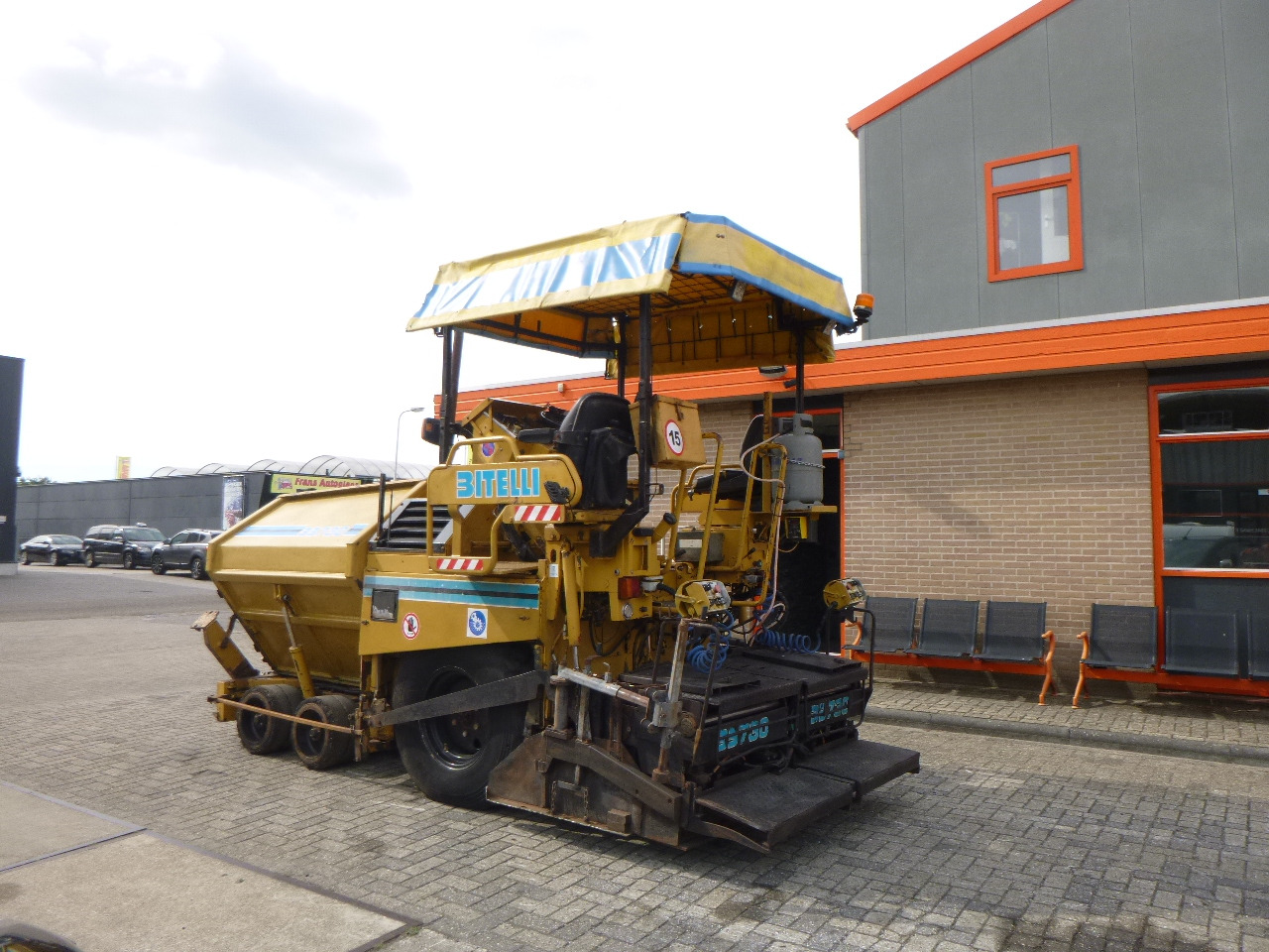 CATERPILLAR BB730 - Finišér: obrázek 2 CATERPILLAR BB730 - Finišér: obrázek 2
