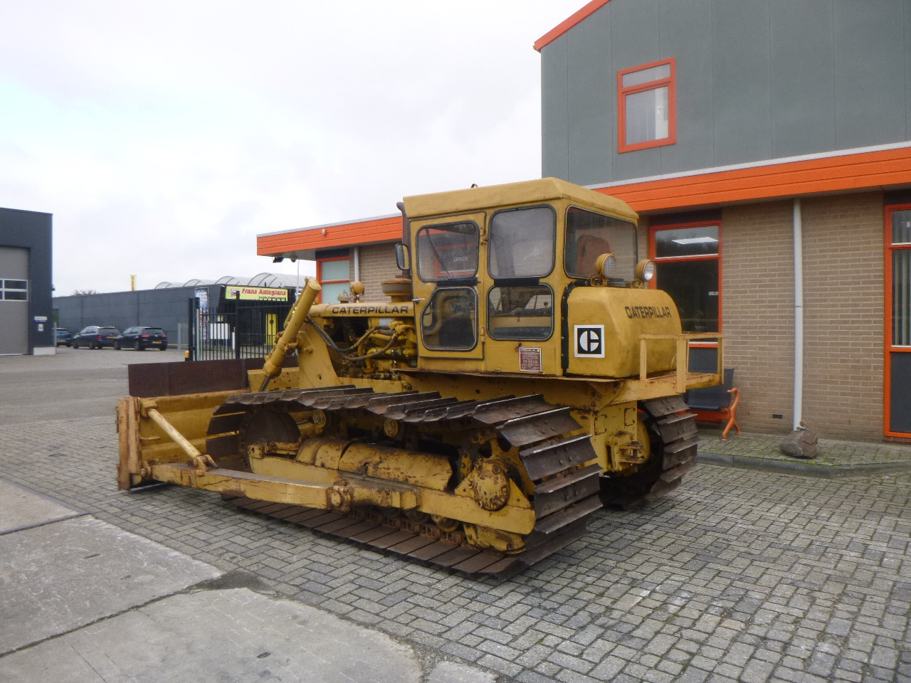 CATERPILLAR D4D LGP - Buldozer: obrázek 3 CATERPILLAR D4D LGP - Buldozer: obrázek 3