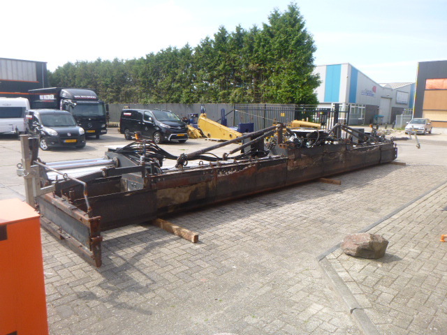 Finišér DYNAPAC SB1250PL: obrázek 7