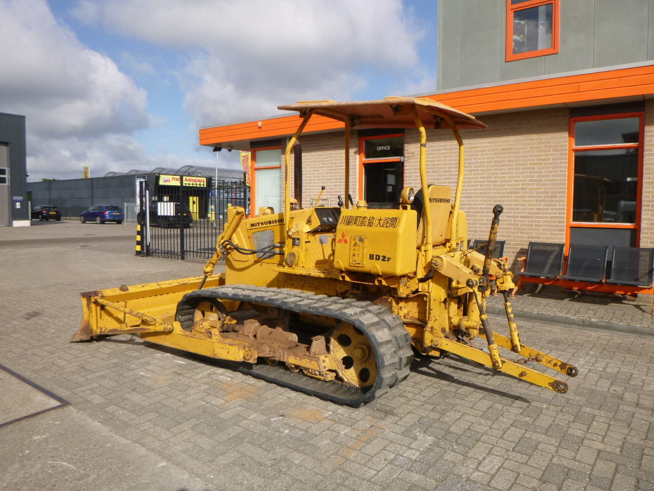 MITSUBISHI BD2F - Buldozer: obrázek 2 MITSUBISHI BD2F - Buldozer: obrázek 2