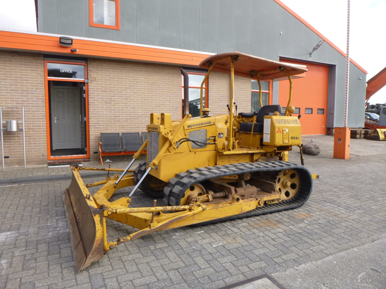 MITSUBISHI BD2F - Buldozer: obrázek 5 MITSUBISHI BD2F - Buldozer: obrázek 5