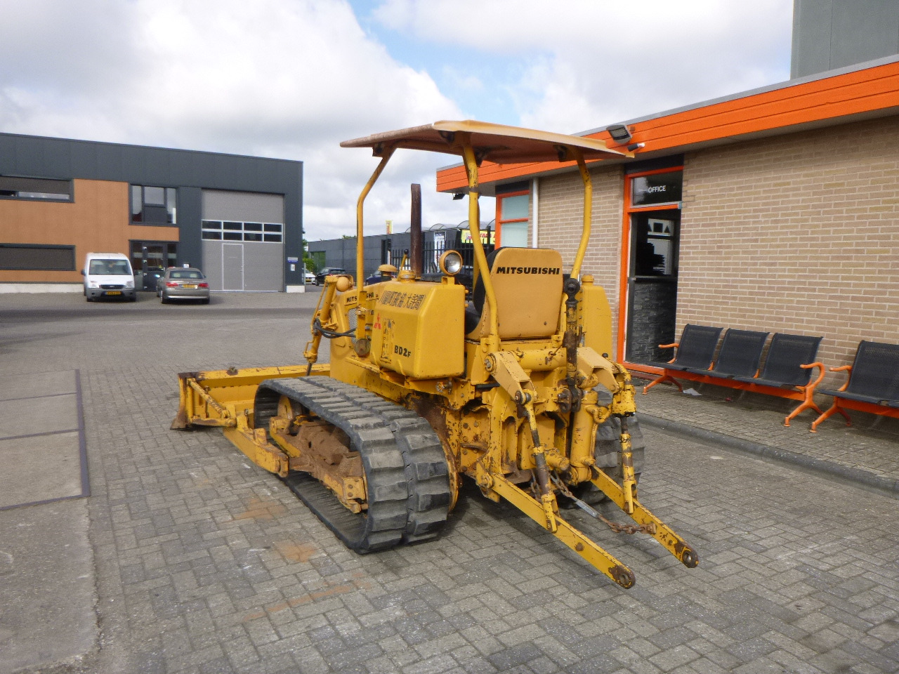 MITSUBISHI BD2F - Buldozer: obrázek 3 MITSUBISHI BD2F - Buldozer: obrázek 3