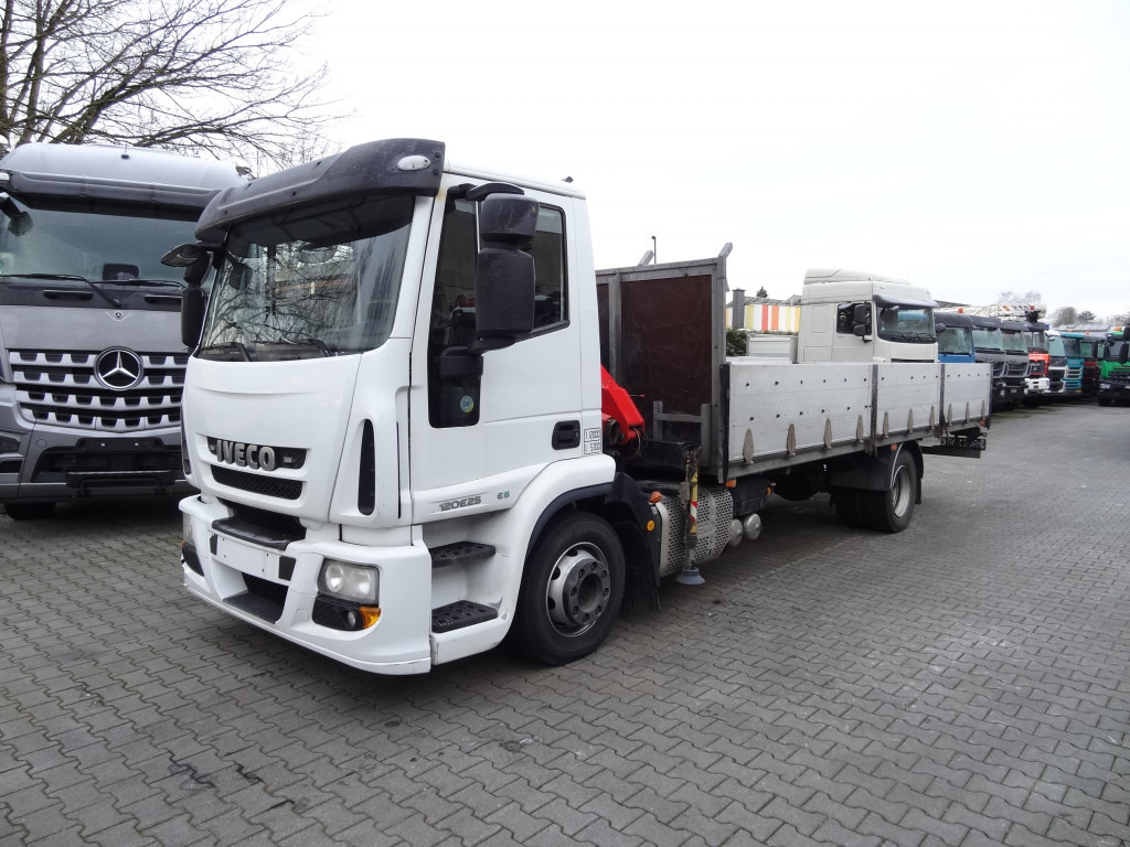 Iveco EuroCargo 120E25 Fassi F38 - Nákladní automobil valníkový/ Plošinový, Auto s hydraulickou rukou: obrázek 1 Iveco EuroCargo 120E25 Fassi F38 - Nákladní automobil valníkový/ Plošinový, Auto s hydraulickou rukou: obrázek 1