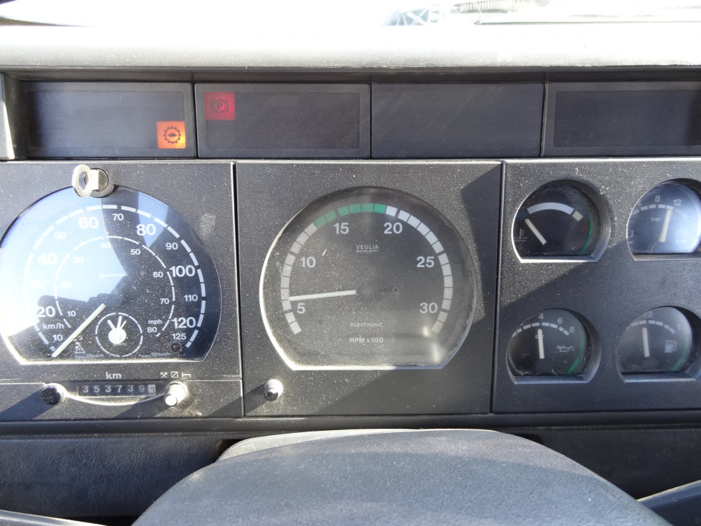 Iveco EuroTrakker 260E31 6X4 Palfinger 36002 - Auto s hydraulickou rukou, Nákladní automobil valníkový/ Plošinový: obrázek 2 Iveco EuroTrakker 260E31 6X4 Palfinger 36002 - Auto s hydraulickou rukou, Nákladní automobil valníkový/ Plošinový: obrázek 2