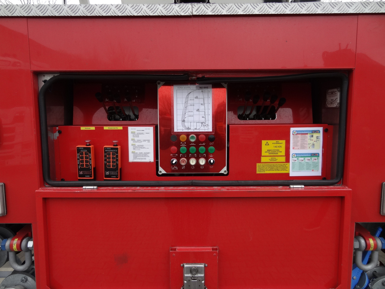 MAN FE 410 6X6 Feuerwehr Vema Lift 32 Meter - Autoplošina: obrázek 3 MAN FE 410 6X6 Feuerwehr Vema Lift 32 Meter - Autoplošina: obrázek 3