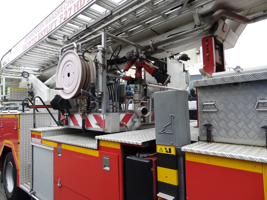 MAN L2000 18.284 Feuerwehr Bronto Skylift 27 Meter - Autoplošina: obrázek 2 MAN L2000 18.284 Feuerwehr Bronto Skylift 27 Meter - Autoplošina: obrázek 2
