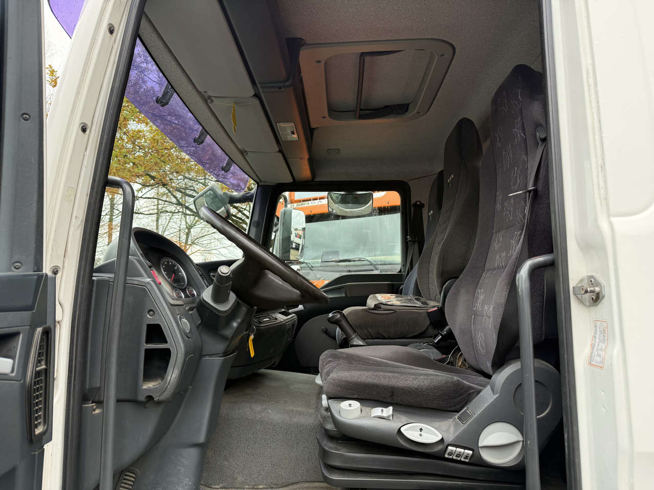 MAN TGM 12.240 Palfinger 11001 bis 19 Meter - Auto s hydraulickou rukou, Nákladní automobil valníkový/ Plošinový: obrázek 4 MAN TGM 12.240 Palfinger 11001 bis 19 Meter - Auto s hydraulickou rukou, Nákladní automobil valníkový/ Plošinový: obrázek 4