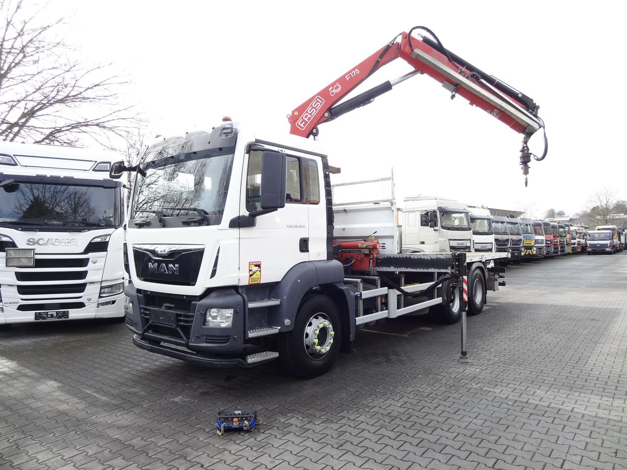 MAN TGS 26.320 6X4 BB mit Kran Fassi F175 - Nákladní automobil valníkový/ Plošinový, Auto s hydraulickou rukou: obrázek 1 MAN TGS 26.320 6X4 BB mit Kran Fassi F175 - Nákladní automobil valníkový/ Plošinový, Auto s hydraulickou rukou: obrázek 1
