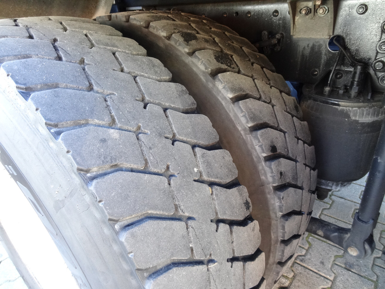 MAN TGS 35.440 8X2 Haken/ Silosteller M-Tec - Hákový nosič kontejnerů: obrázek 2 MAN TGS 35.440 8X2 Haken/ Silosteller M-Tec - Hákový nosič kontejnerů: obrázek 2