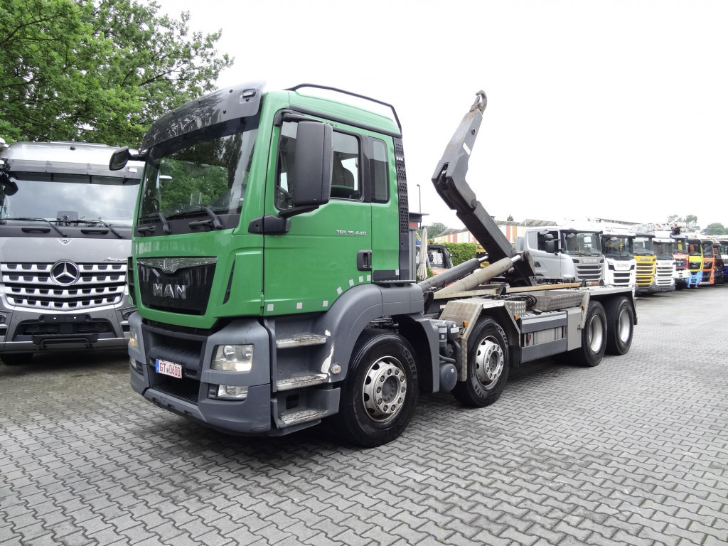 MAN TGS 35.440 8X4 BB VDL Haken - Hákový nosič kontejnerů: obrázek 1 MAN TGS 35.440 8X4 BB VDL Haken - Hákový nosič kontejnerů: obrázek 1