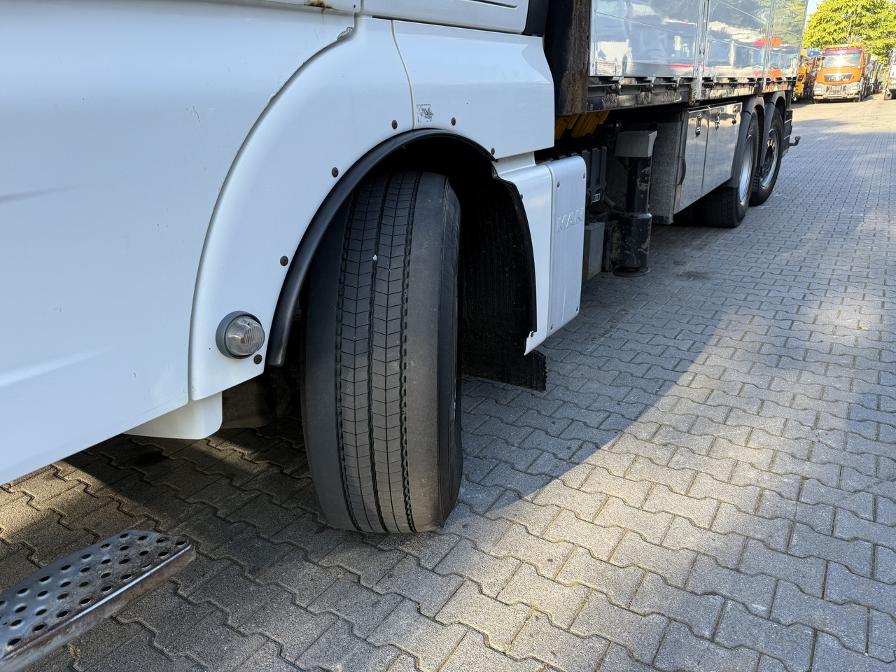MAN TGX 26.480 6X2 Hiab 422 + Jib + Winde - Nákladní automobil valníkový/ Plošinový, Auto s hydraulickou rukou: obrázek 2 MAN TGX 26.480 6X2 Hiab 422 + Jib + Winde - Nákladní automobil valníkový/ Plošinový, Auto s hydraulickou rukou: obrázek 2