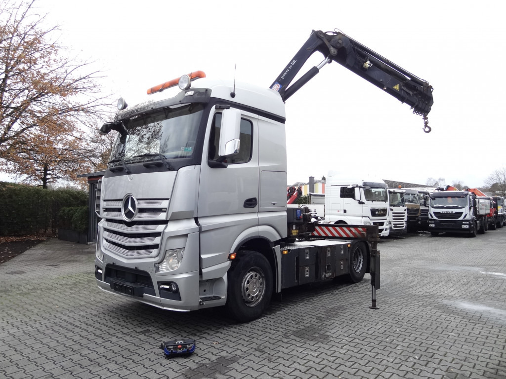 Mercedes-Benz Actros 1842LS Kran HMF 2020 bis 18 Meter - Auto s hydraulickou rukou, Tahač: obrázek 1 Mercedes-Benz Actros 1842LS Kran HMF 2020 bis 18 Meter - Auto s hydraulickou rukou, Tahač: obrázek 1