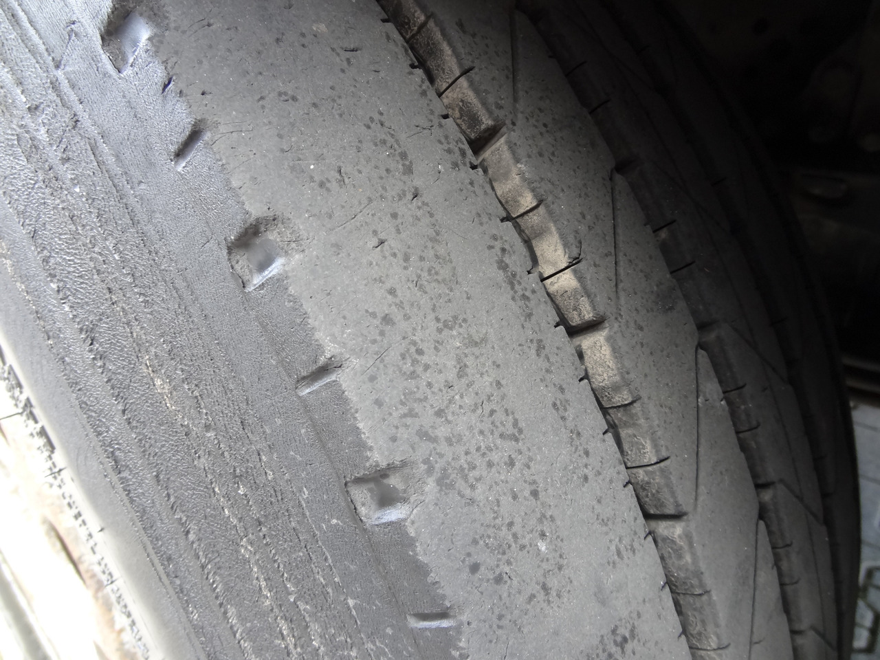 Mercedes-Benz Actros 2533 6X2 HMF 1820 Langmaterial - Nákladní automobil valníkový/ Plošinový, Auto s hydraulickou rukou: obrázek 3 Mercedes-Benz Actros 2533 6X2 HMF 1820 Langmaterial - Nákladní automobil valníkový/ Plošinový, Auto s hydraulickou rukou: obrázek 3