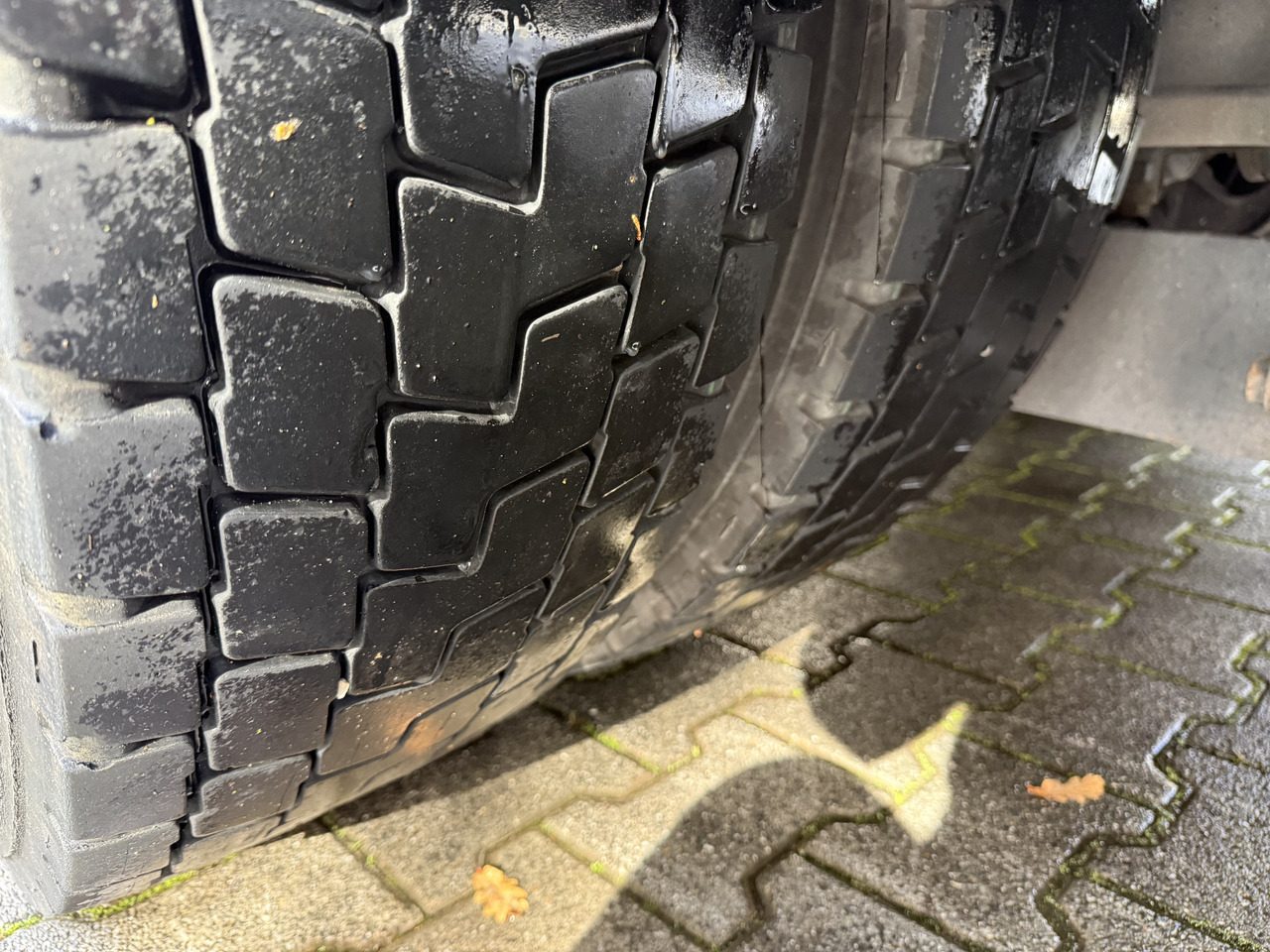 Mercedes-Benz Actros 2535 6X2 HMF 2420 bis 25 Meter - Auto s hydraulickou rukou, Nákladní automobil valníkový/ Plošinový: obrázek 3 Mercedes-Benz Actros 2535 6X2 HMF 2420 bis 25 Meter - Auto s hydraulickou rukou, Nákladní automobil valníkový/ Plošinový: obrázek 3