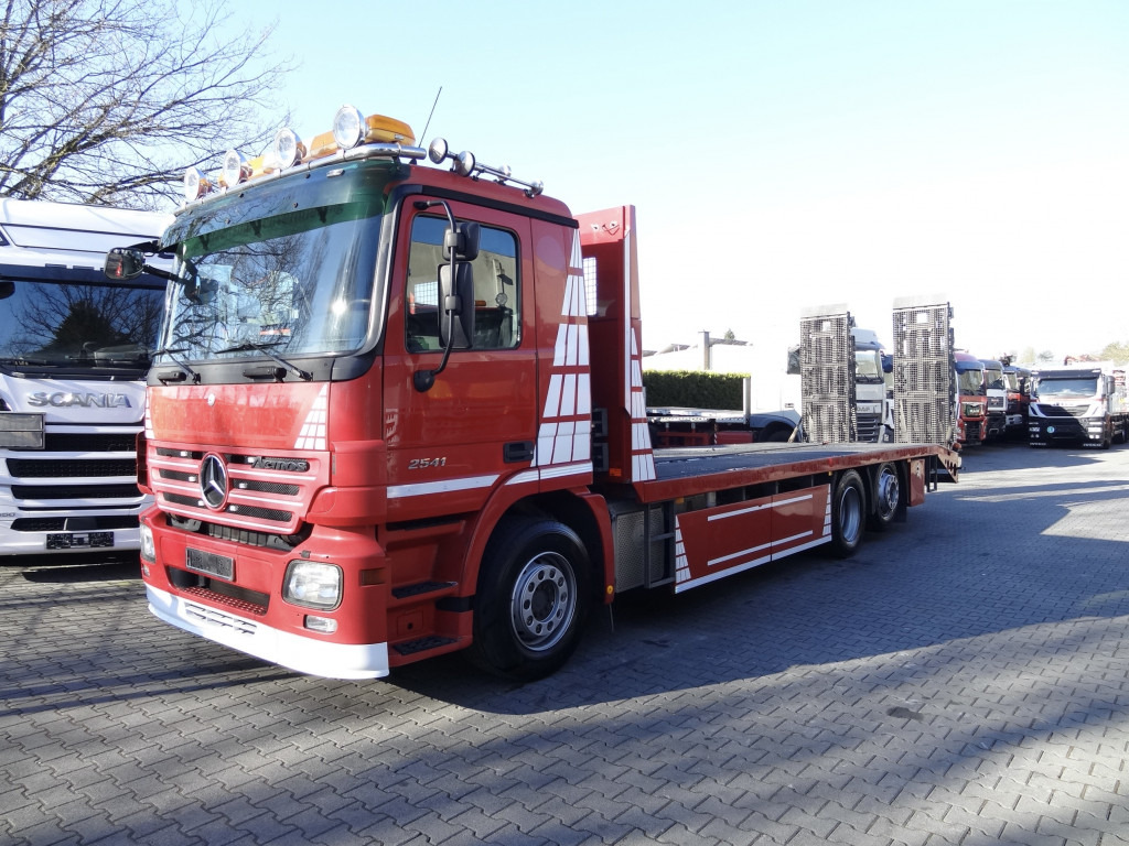 Mercedes-Benz Actros 2541 6X2 Maschinentransporter - Odtahovka: obrázek 1 Mercedes-Benz Actros 2541 6X2 Maschinentransporter - Odtahovka: obrázek 1