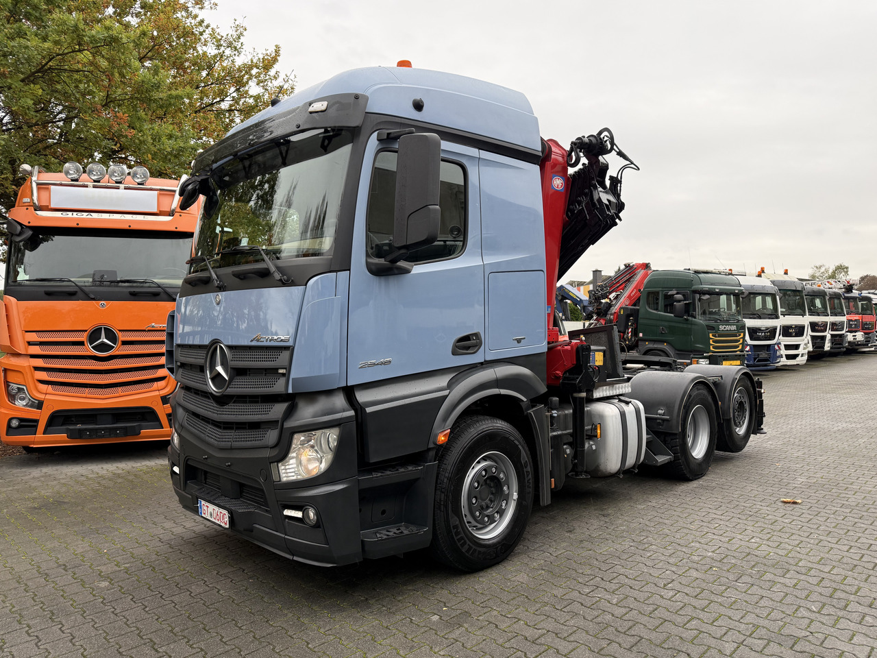Mercedes-Benz Actros 2548 LS 6X2 Kran HMF 3220 bis 16 Meter - Auto s hydraulickou rukou, Tahač: obrázek 1 Mercedes-Benz Actros 2548 LS 6X2 Kran HMF 3220 bis 16 Meter - Auto s hydraulickou rukou, Tahač: obrázek 1