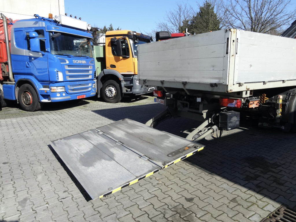 Scania R440 6X2*4 Kran HMF 3000 bis 30 Meter - Nákladní automobil valníkový/ Plošinový, Auto s hydraulickou rukou: obrázek 4 Scania R440 6X2*4 Kran HMF 3000 bis 30 Meter - Nákladní automobil valníkový/ Plošinový, Auto s hydraulickou rukou: obrázek 4