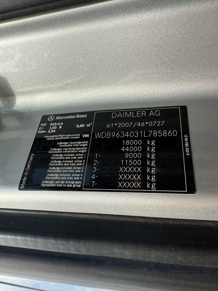 Mercedes-Benz Actros 1842LS Kran HMF 2020 bis 18 Meter - Tahač: obrázek 4 Mercedes-Benz Actros 1842LS Kran HMF 2020 bis 18 Meter - Tahač: obrázek 4