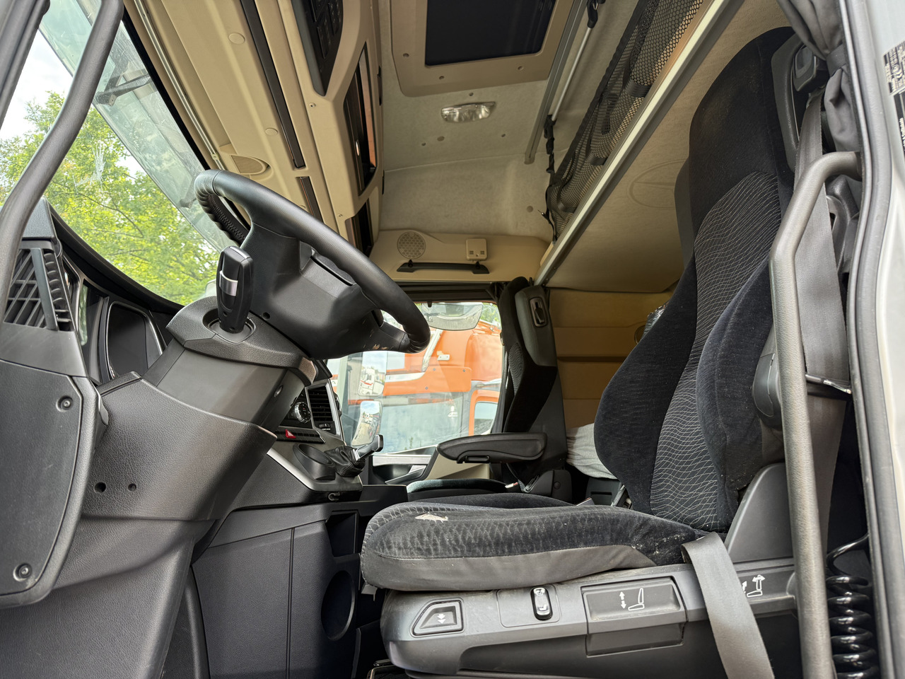 Mercedes-Benz Actros 1842LS Kran HMF 2020 bis 18 Meter - Tahač: obrázek 5 Mercedes-Benz Actros 1842LS Kran HMF 2020 bis 18 Meter - Tahač: obrázek 5