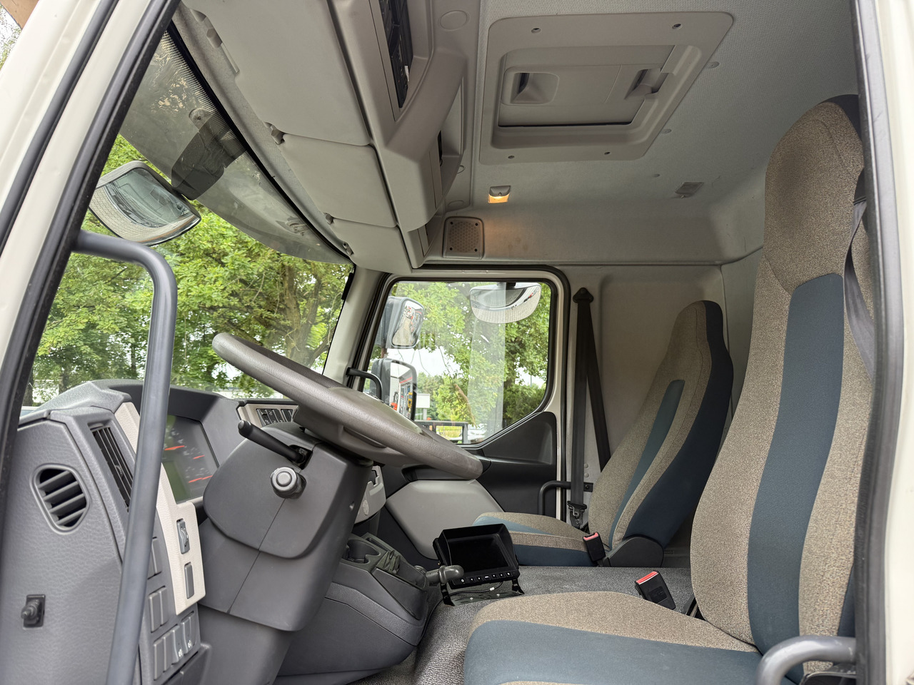Volvo FL250.16 HMF 875 K3 - Nákladní automobil valníkový/ Plošinový, Auto s hydraulickou rukou: obrázek 4 Volvo FL250.16 HMF 875 K3 - Nákladní automobil valníkový/ Plošinový, Auto s hydraulickou rukou: obrázek 4