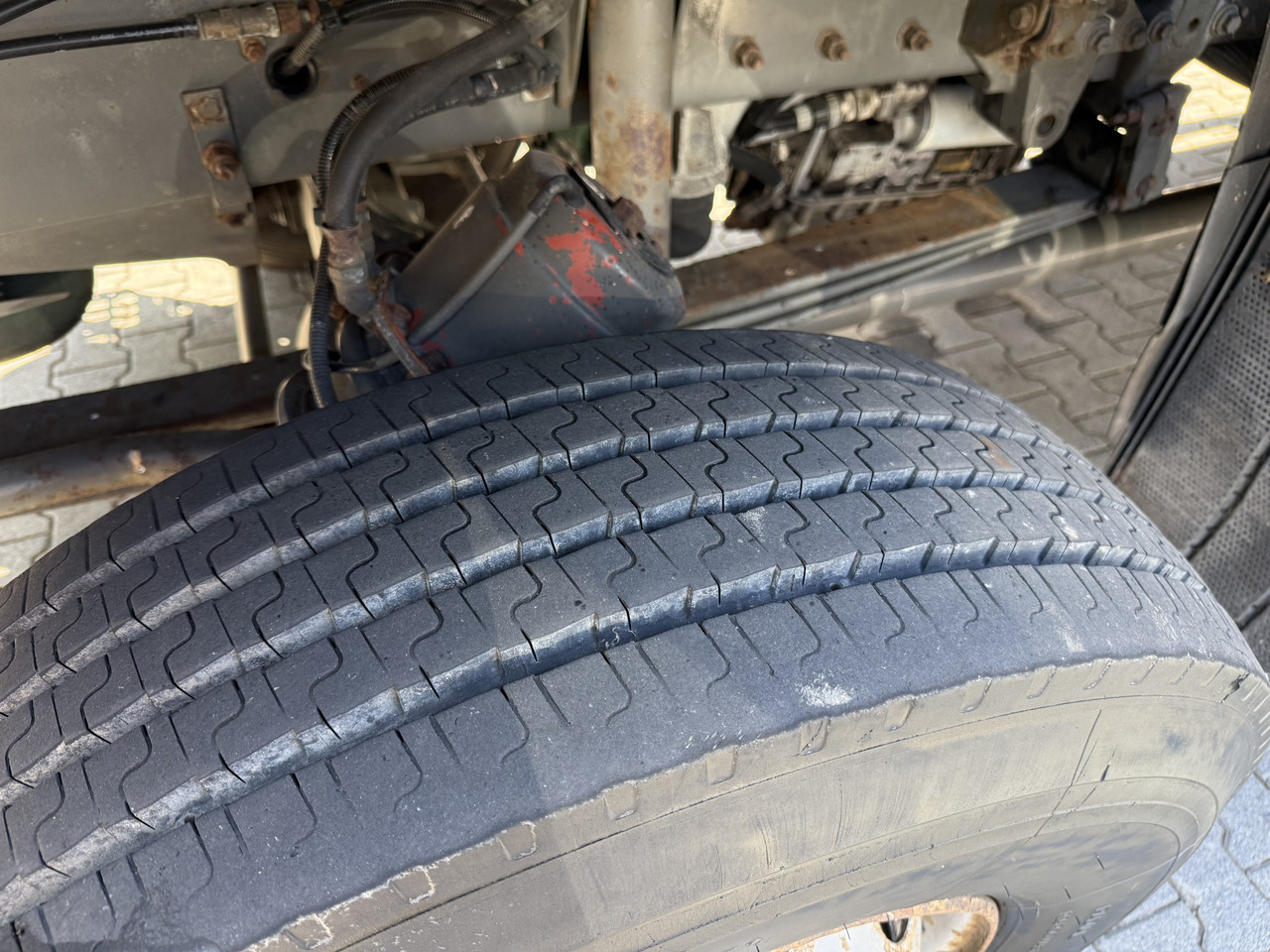 Volvo FM12 420 4X4 Kran MKG 300 bis 24 Meter - Auto s hydraulickou rukou: obrázek 5 Volvo FM12 420 4X4 Kran MKG 300 bis 24 Meter - Auto s hydraulickou rukou: obrázek 5