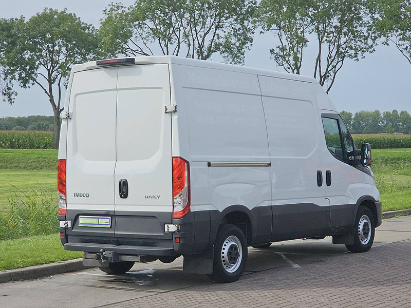 Iveco Daily 35S14 L1H2 Airco Euro6 - Furgon: obrázek 3 Iveco Daily 35S14 L1H2 Airco Euro6 - Furgon: obrázek 3