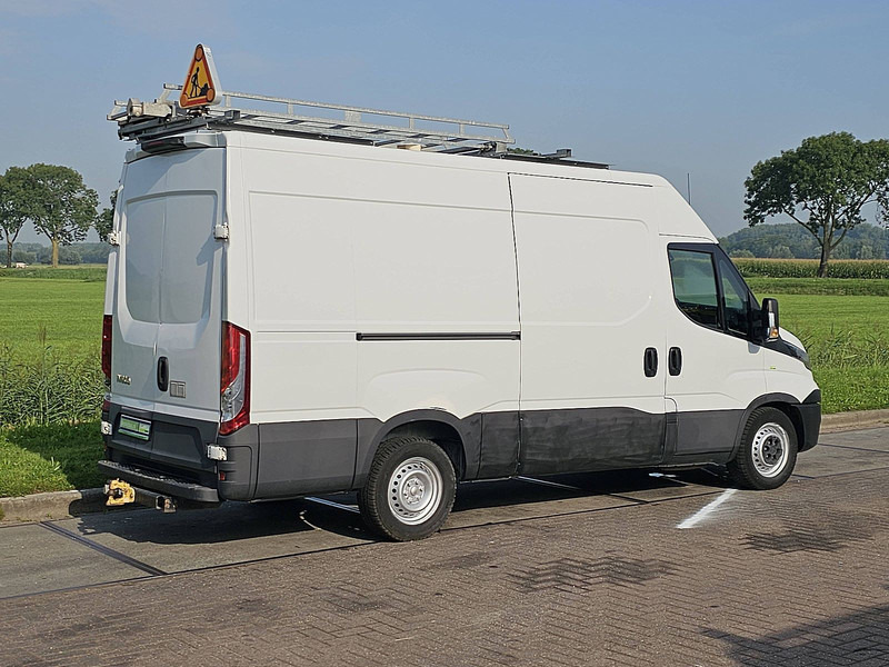 Iveco Daily 35S14 L2H2 Imperiaal Euro6 - Furgon: obrázek 3 Iveco Daily 35S14 L2H2 Imperiaal Euro6 - Furgon: obrázek 3