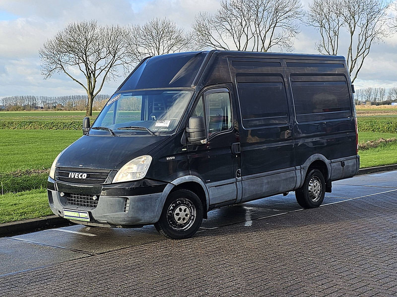 Iveco Daily - Furgon: obrázek 2 Iveco Daily - Furgon: obrázek 2