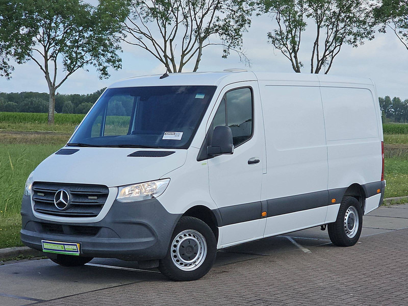 Mercedes-Benz Sprinter 314 ac MBUX EURO6 - Furgon: obrázek 2 Mercedes-Benz Sprinter 314 ac MBUX EURO6 - Furgon: obrázek 2