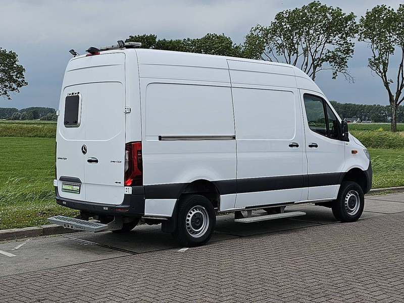 Mercedes-Benz Sprinter 316 L2H2 Mbux 4x4 Autom! - Furgon: obrázek 3 Mercedes-Benz Sprinter 316 L2H2 Mbux 4x4 Autom! - Furgon: obrázek 3