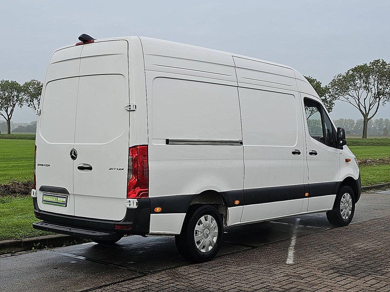 Mercedes-Benz Sprinter 317 L2H2 LED Mbux Autom! - Furgon: obrázek 3 Mercedes-Benz Sprinter 317 L2H2 LED Mbux Autom! - Furgon: obrázek 3