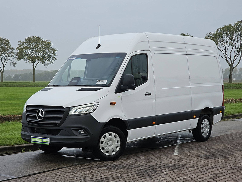 Mercedes-Benz Sprinter 317 L2H2 LED Mbux Autom! - Furgon: obrázek 2 Mercedes-Benz Sprinter 317 L2H2 LED Mbux Autom! - Furgon: obrázek 2