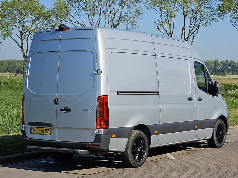 Mercedes-Benz Sprinter 319 L2H2 3.0Ltr V6 LED! - Furgon: obrázek 3 Mercedes-Benz Sprinter 319 L2H2 3.0Ltr V6 LED! - Furgon: obrázek 3