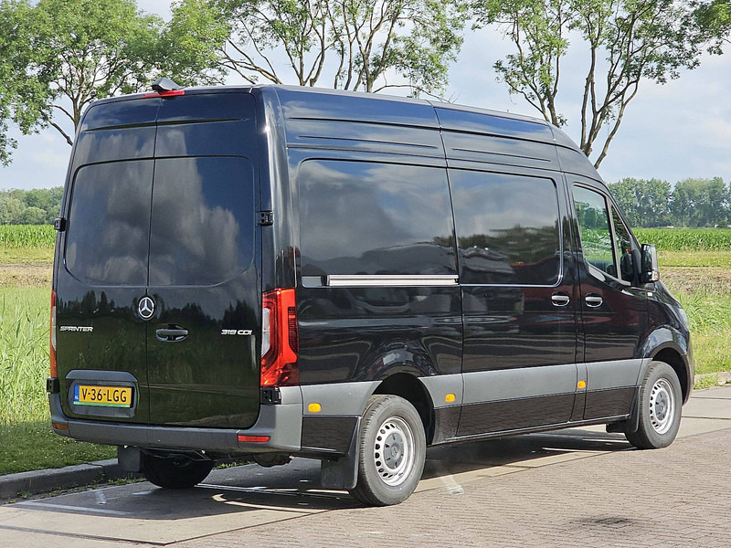Mercedes-Benz Sprinter 319 L2H2 LED Mbux 190Pk! - Furgon: obrázek 3 Mercedes-Benz Sprinter 319 L2H2 LED Mbux 190Pk! - Furgon: obrázek 3