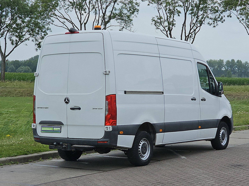 Mercedes-Benz Sprinter 319 L2H2 V6 3.5t-Trekh. - Furgon: obrázek 3 Mercedes-Benz Sprinter 319 L2H2 V6 3.5t-Trekh. - Furgon: obrázek 3
