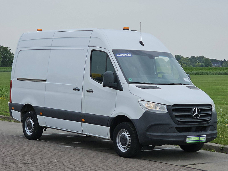 Mercedes-Benz Sprinter 319 L2H2 V6 3.5t-Trekh. - Furgon: obrázek 5 Mercedes-Benz Sprinter 319 L2H2 V6 3.5t-Trekh. - Furgon: obrázek 5