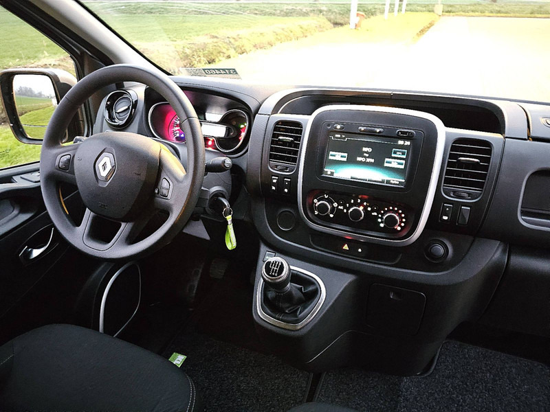 Interior photo 2: Malá dodávka Renault Trafic 2.0 DCI AC DUBB CAB EURO6