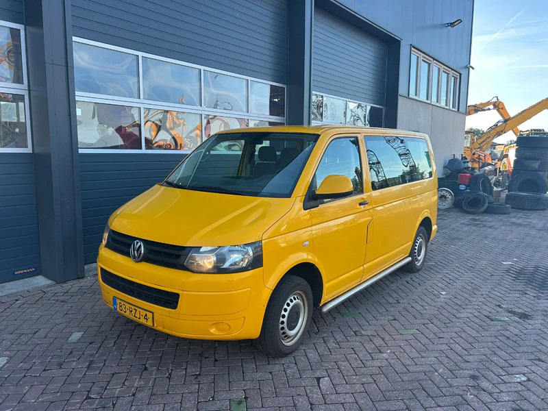 Volkswagen Transporter Kombi - Autobus: obrázek 1 Volkswagen Transporter Kombi - Autobus: obrázek 1