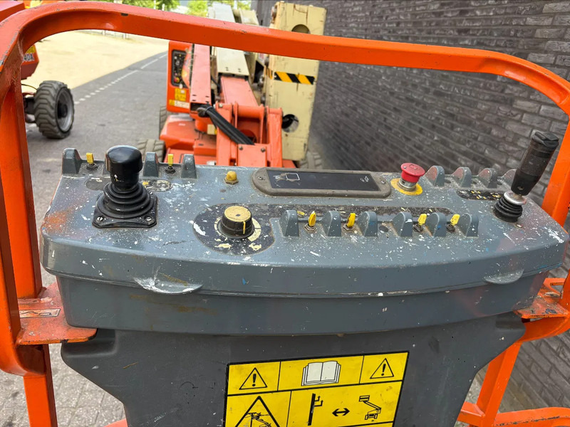 JLG E450AJ - Kloubová plošina: obrázek 4 JLG E450AJ - Kloubová plošina: obrázek 4