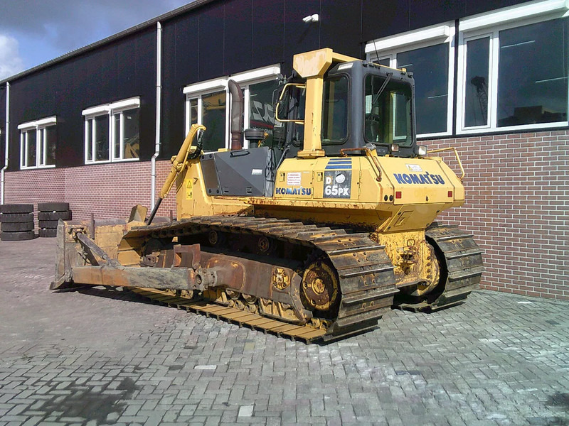 Komatsu D65PX-15 - Buldozer: obrázek 2 Komatsu D65PX-15 - Buldozer: obrázek 2