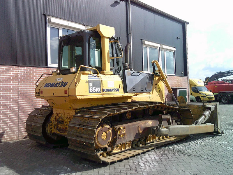 Komatsu D65PX-15 - Buldozer: obrázek 3 Komatsu D65PX-15 - Buldozer: obrázek 3