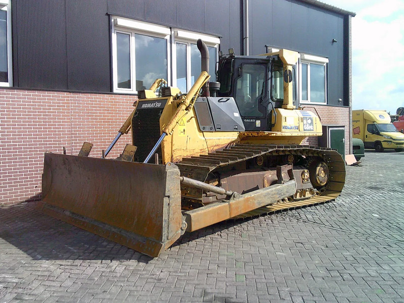 Komatsu D65PX-15 - Buldozer: obrázek 1 Komatsu D65PX-15 - Buldozer: obrázek 1
