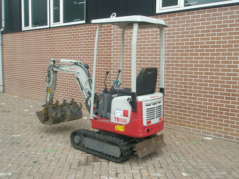 Takeuchi TB108 - Mini rýpadlo: obrázek 2 Takeuchi TB108 - Mini rýpadlo: obrázek 2
