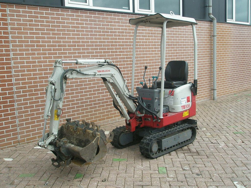 Takeuchi TB108 - Mini rýpadlo: obrázek 1 Takeuchi TB108 - Mini rýpadlo: obrázek 1